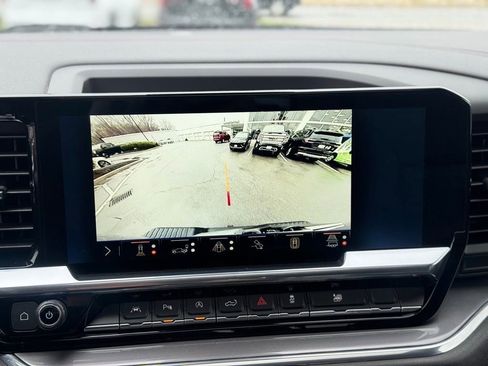 Used 2024 Chevrolet Silverado 1500 High Country w/ Technology Package image 19