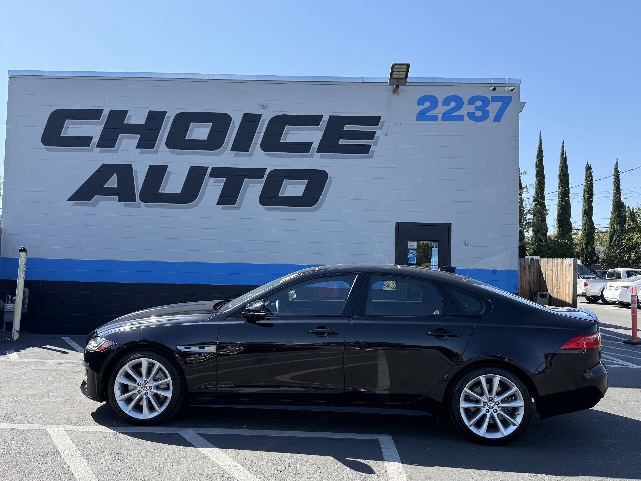 Used 2016 Jaguar XF R-Sport RWD image 27
