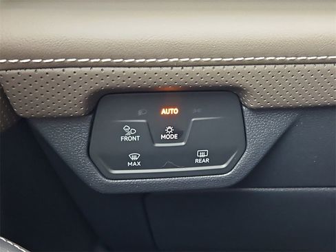 New 2026 Volkswagen Atlas SEL image 11