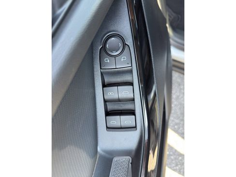 New 2026 Chevrolet Equinox LT w/ Convenience Package II image 7