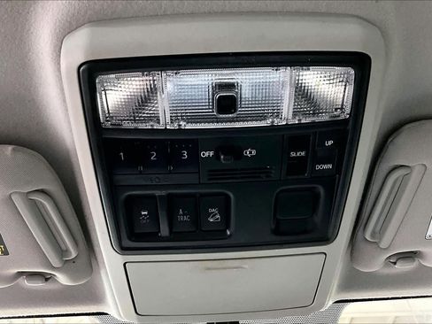 Used 2017 Toyota 4Runner SR5 Premium AWD/4WD image 34