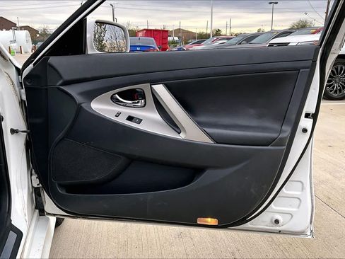 Used 2010 Toyota Camry SE image 20