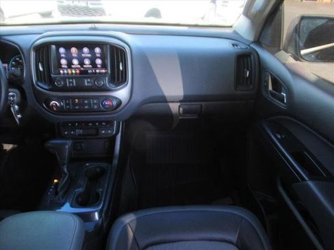 Used 2019 Chevrolet Colorado Z71 w/ Z71 Midnight Edition image 15