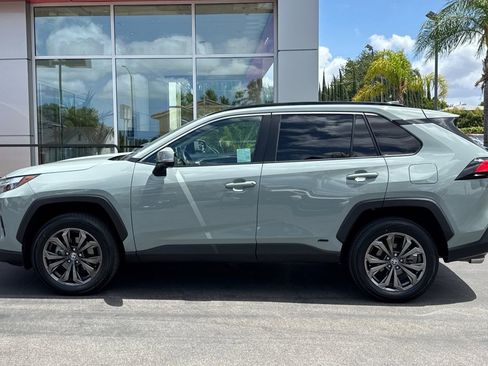 Certified 2022 Toyota RAV4 XLE Premium AWD/4WD image 9
