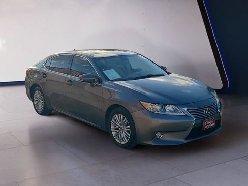 Used 2014 Lexus ES 350 w/ Luxury Package FWD image 7