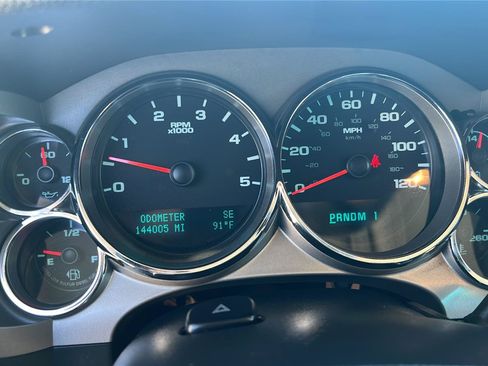 Used 2011 GMC Sierra 3500 SLE w/ SLE Preferred Package AWD/4WD image 12