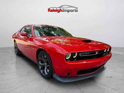 Used 2019 Dodge Challenger R/T RWD image 6