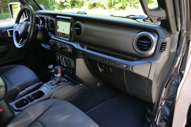 Used 2022 Jeep Wrangler Sport AWD/4WD image 35