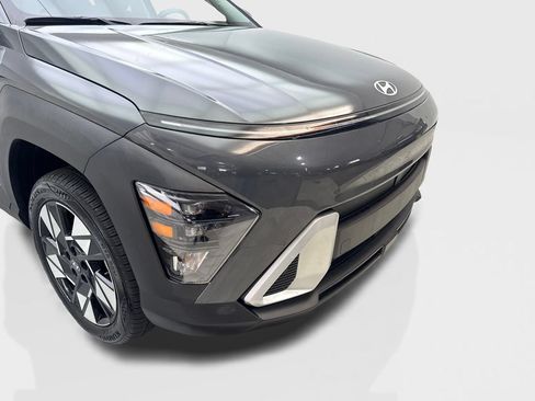 Used 2024 Hyundai Kona SEL AWD/4WD image 17