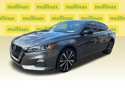 Used 2022 Nissan Altima 2.5 SR AWD/4WD image 6