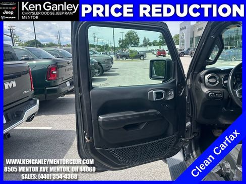 Used 2018 Jeep Wrangler Unlimited Sahara w/ Uconnect 4C Nav & Sound Group AWD/4WD image 10