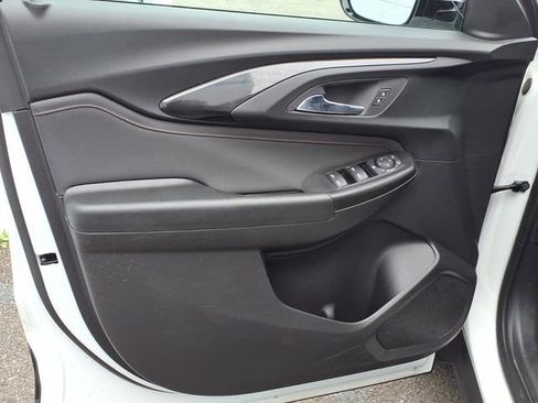 Used 2023 Chevrolet TrailBlazer RS w/ Convenience Package AWD/4WD image 10