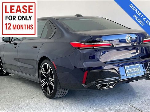 Used 2023 BMW 760i xDrive w/ Executive Package image 17