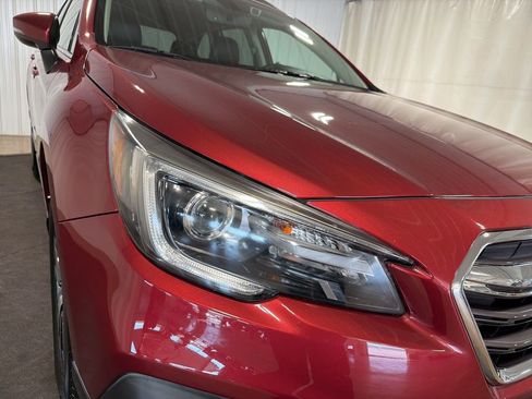 Used 2019 Subaru Outback 2.5i Limited AWD/4WD image 12