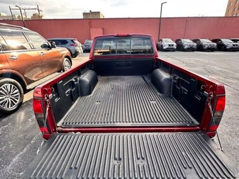 Used 2001 Nissan Frontier XE image 8