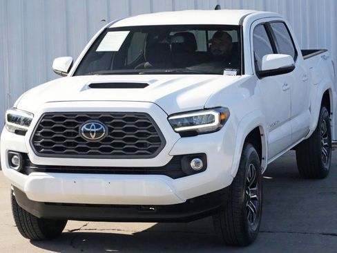 Used 2022 Toyota Tacoma TRD Sport w/ Technology Package image 43