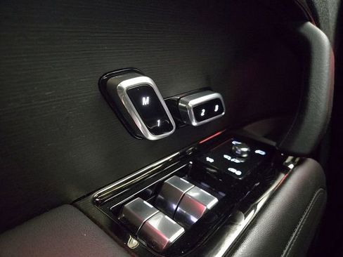 Used 2023 Land Rover Range Rover Sport SE Dynamic image 25