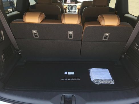 New 2026 Nissan Armada SL w/ Captain's Chari Seat Package AWD/4WD image 12