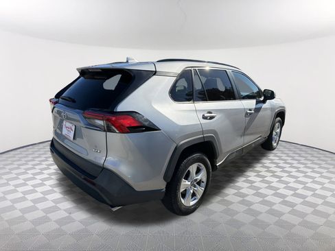 Used 2021 Toyota RAV4 XLE image 17