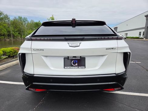 Used 2024 Cadillac Lyriq Luxury AWD/4WD image 8