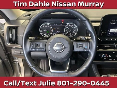 Used 2023 Nissan Pathfinder SL AWD/4WD image 25