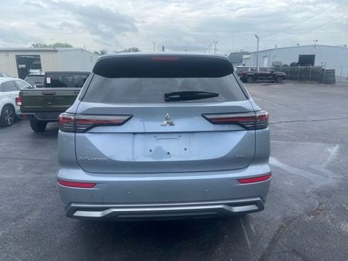 Used 2025 Mitsubishi Outlander SEL FWD image 4