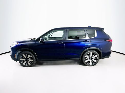 Used 2025 Mitsubishi Outlander SE AWD/4WD image 4