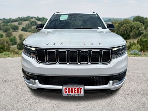 Used 2023 Jeep Wagoneer 2WD w/ Premium Group I image 2