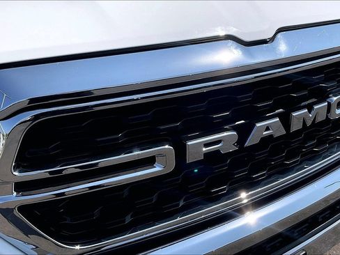 Used 2022 RAM 1500 Big Horn AWD/4WD image 5