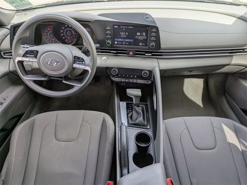 Used 2023 Hyundai Elantra SEL FWD image 12