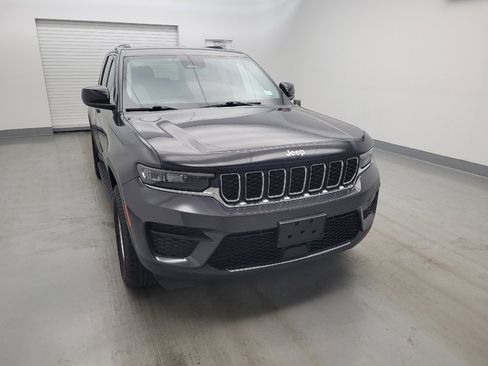 Used 2023 Jeep Grand Cherokee Laredo w/ Luxury Tech Group I AWD/4WD image 14