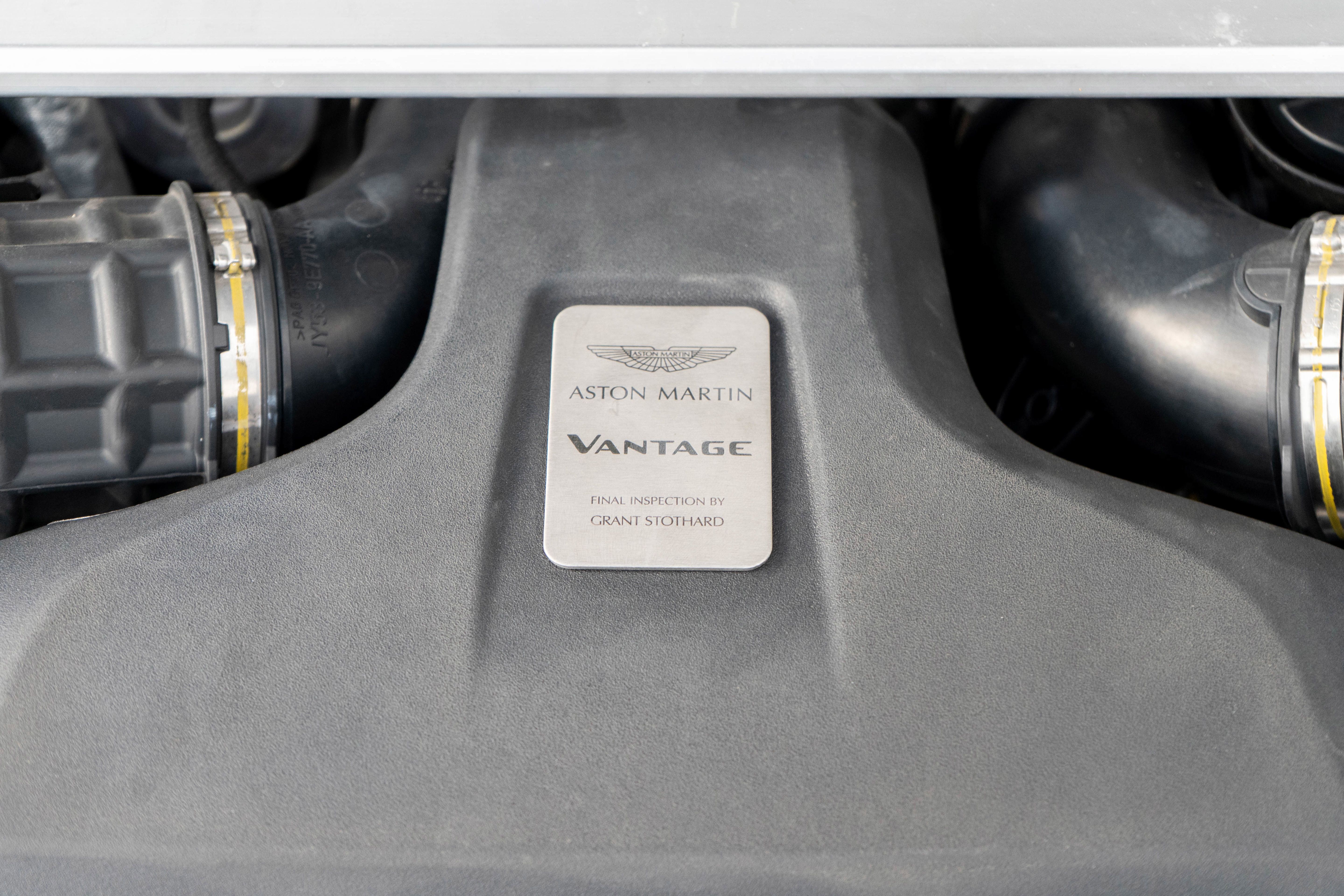 Used 2020 Aston Martin V8 Vantage Coupe RWD image 31