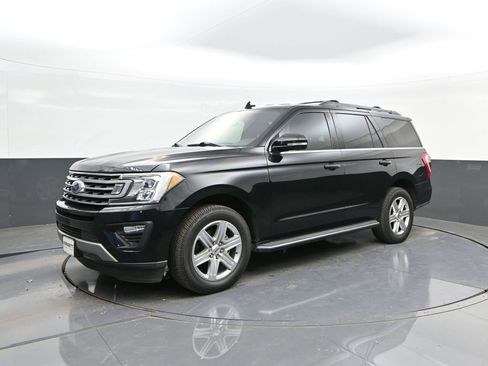 Used 2021 Ford Expedition XLT image 1