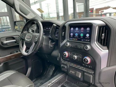 Used 2019 GMC Sierra 1500 SLT w/ SLT Convenience Package AWD/4WD image 23