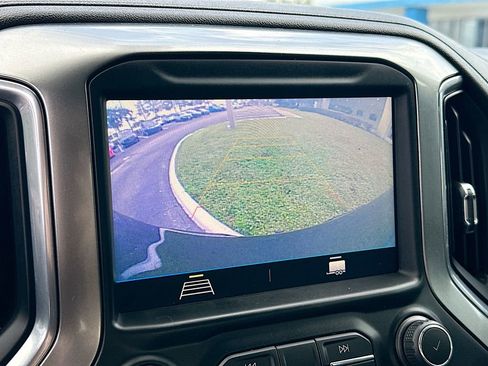 Used 2021 Chevrolet Silverado 1500 LT image 14