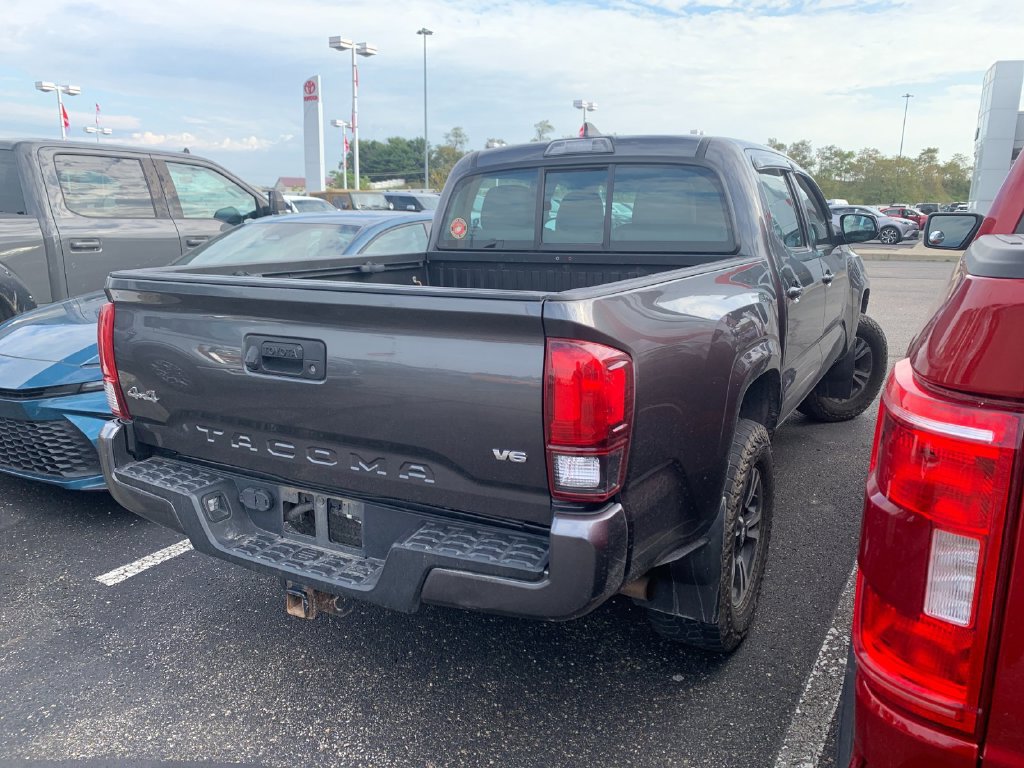 Used 2018 Toyota Tacoma SR w/ SR Convenience Package AWD/4WD image 2