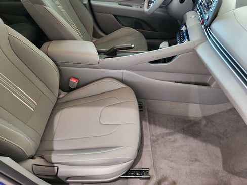 New 2026 Hyundai Elantra Sport FWD image 10