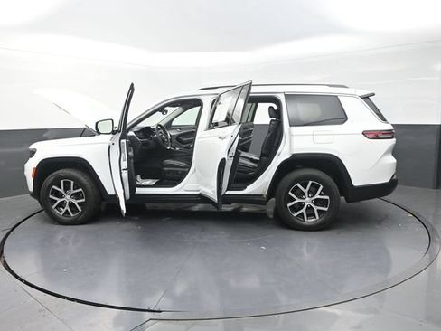 Used 2023 Jeep Grand Cherokee L Limited w/ Trailer Tow Group (B) AWD/4WD image 34