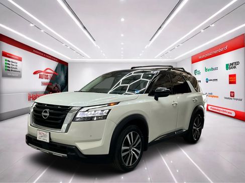 Used 2023 Nissan Pathfinder Platinum AWD/4WD image 4
