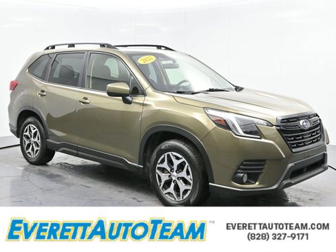 Used 2022 Subaru Forester Premium image 1
