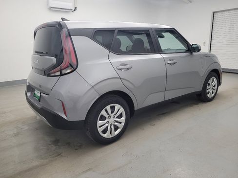 Used 2025 Kia Soul LX image 10