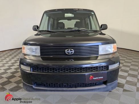 Used 2005 Scion xB FWD image 2