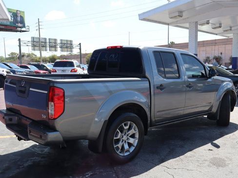 Used 2020 Nissan Frontier SV RWD image 3