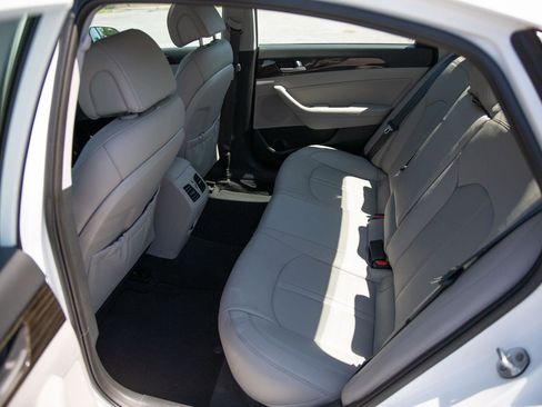 Used 2017 Hyundai Sonata Limited FWD image 23
