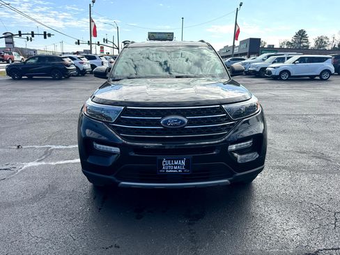 Used 2022 Ford Explorer XLT w/ Equipment Group 202A image 3
