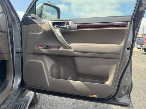 Used 2014 Lexus GX 460 w/ Premium Package AWD/4WD image 28