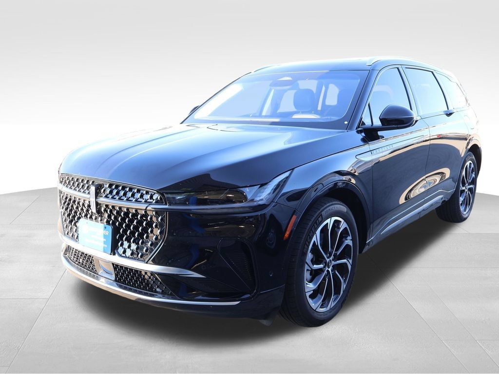Used 2024 Lincoln Nautilus Reserve w/ Equipment Group 202A AWD/4WD image 3