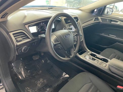 Used 2018 Ford Fusion SE w/ Fusion SE Technology Package image 16