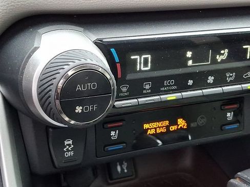 Used 2019 Toyota RAV4 Limited AWD/4WD image 21