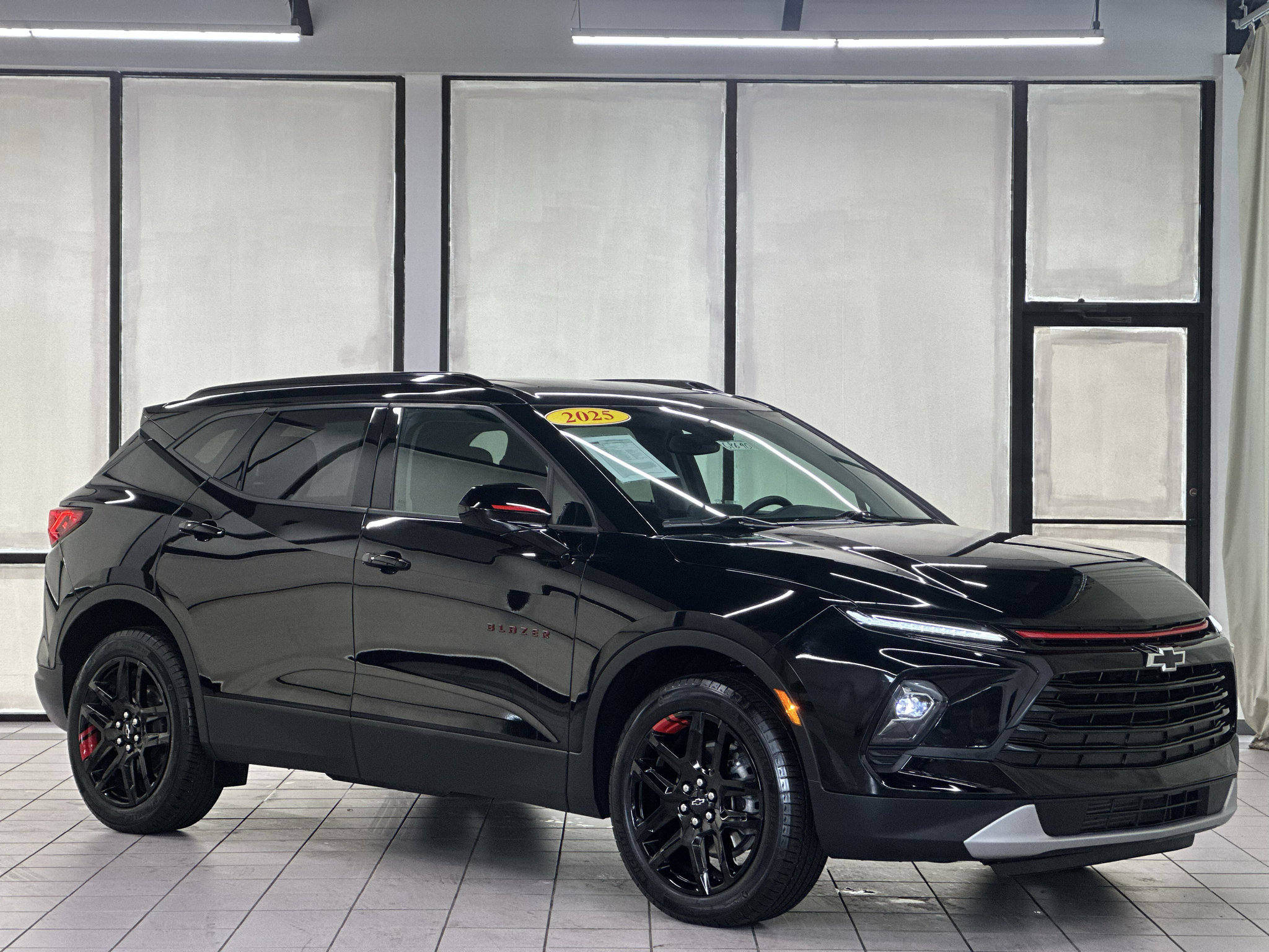 Used 2025 Chevrolet Blazer LT w/ Redline Edition AWD/4WD image 1